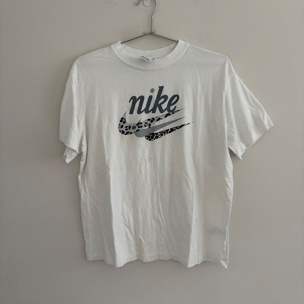 Nike Sportswear Women's Cheetah Print Swoosh Graphic T-Shirt White Medium